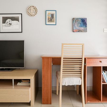 Lovely Bedroom In Shared Apartment Oroklini Exterior photo